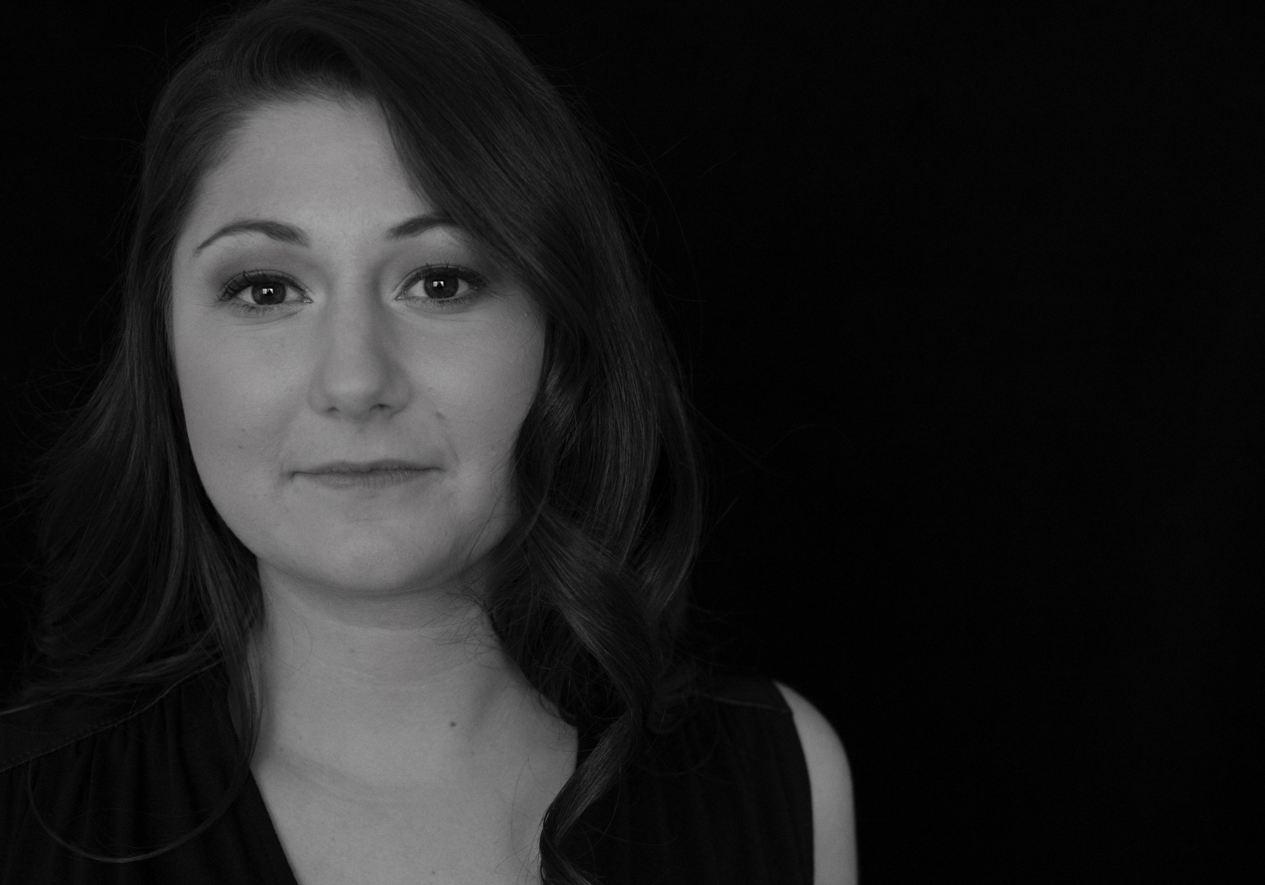 senior portrait in black and white | san diego senior photography | Visit www.babiesandbeauties.com to learn more!